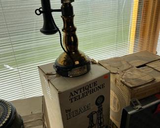 Jim Beam Decanter Antique Telephone		
