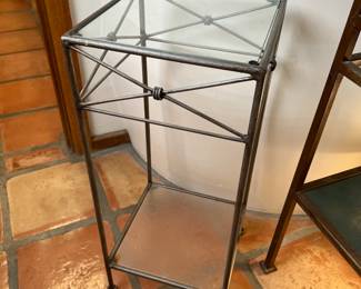 Metal & Glass Pedestal 175		
