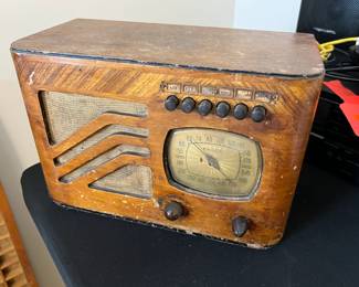 Philco 39-7 Tube Radio		
