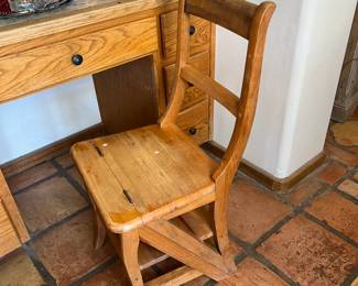 Vintage Morphing Step Ladder Chair		
