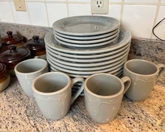 Plate & Cup dinnerware Set		
