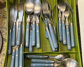 Washington Forge Mardi Gras Blue Handle Flatware Set		
