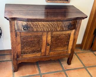 Antique Quarter Sawn Oak Dresser		
