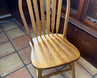 Vintage Oak Chair		
