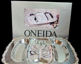 Oneida Du Maurier Server in Box