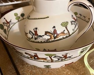fox hunt wash basin and pitcher