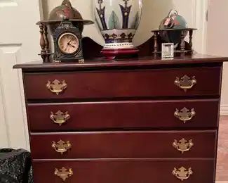Queen Anne style chest of drawers