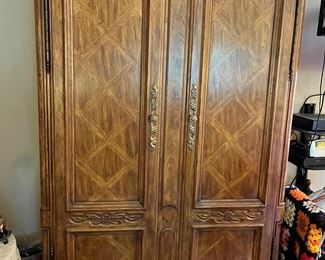 Bedroom Set Drexel Heritage Armoire