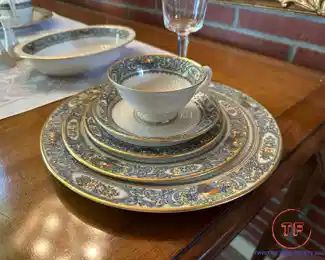 LENOX "Autumn" Bone China Set with Hand-Applied Enamel Dots - 8 Place Settings with 6 Serving Pieces