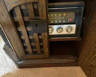 1970's Magnavox Drum Table Console