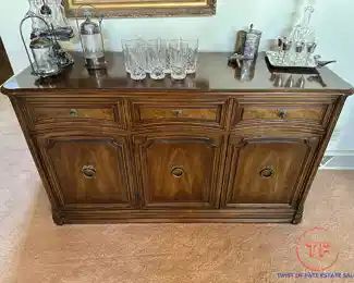 Vintage HENREDON Sideboard / Buffet
