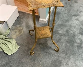 English Antique Pierced Metal Plant Stand, an Brass Ornate Victorian Two Tiered Jardiniere Table with Floral Theme and Foliage Decor, 1900s.