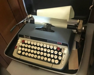 SCM portable typewriter