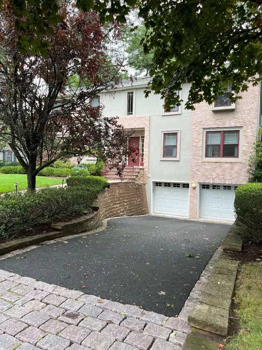 GEM DE LA GEM MOVING SALE IN TENAFLY NEW JERSEY starts on 8/17/2023