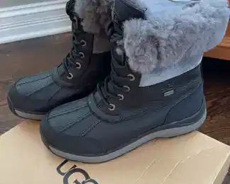 Brand New Ugg boots, Size 8