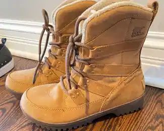 Women's Sorel boots~