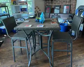 Outdoor hightop table and chairs ~