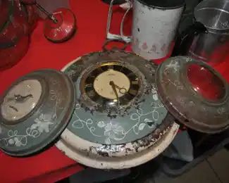 Vintage clock set as is