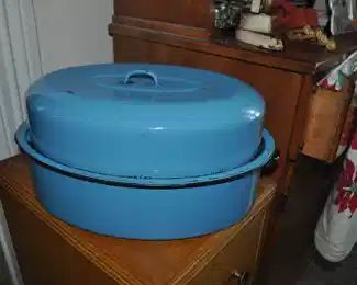 Blue granite ware roaster 