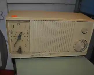 Vintage Zenith radio 