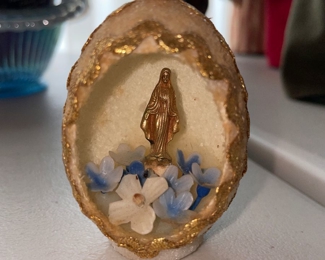 Vintage Madonna Egg