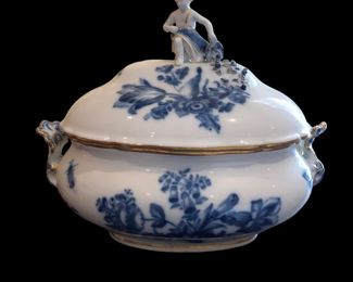 Large Antique Meissen Tureen(signed) approx 11.5H x 14W x 9D $1495