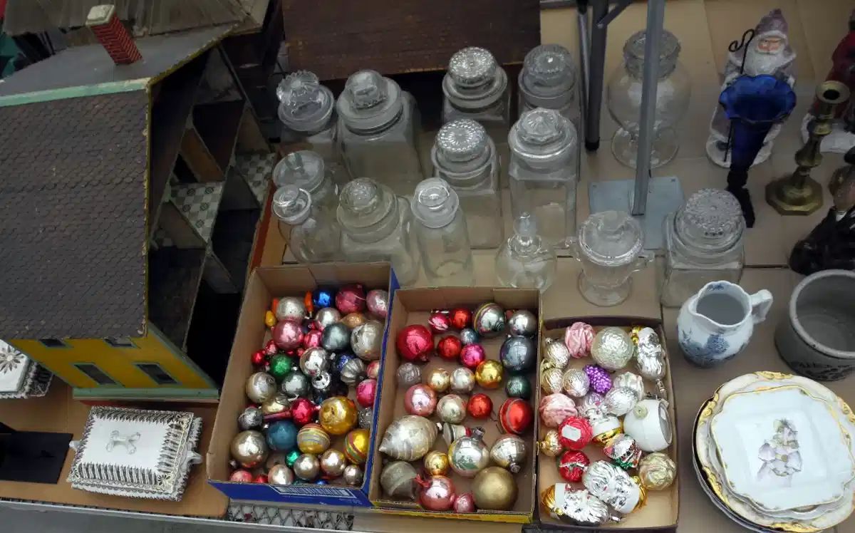 Estate Sale with Antiques in ster, NY starts on 8/18/2023