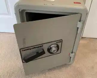 Combination safe 