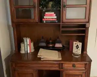 Newer Desk with hutch 