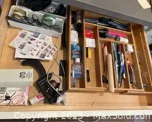 wcontents of kitchen drawer6911 t