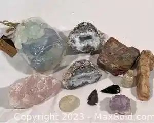 wrocks minerals arrowheads and glass6131 t