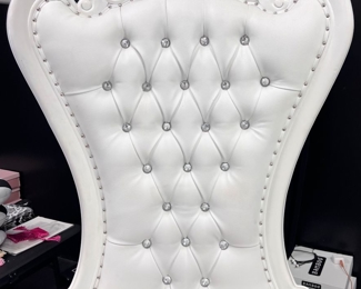 White throne chair