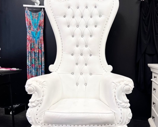 White throne chair