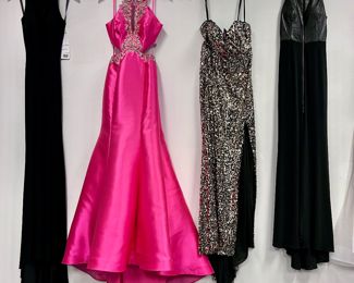 Prom / homecoming dresses and gowns