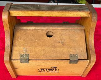 Vintage Kiwi Shoe Groomer Box