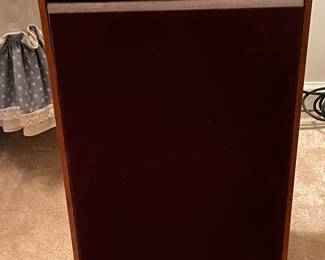 Vintage Realistic Speaker