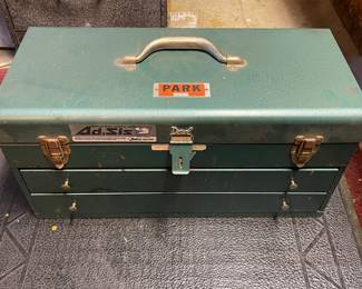 Vintage Park Model P22 Metal Tool Box