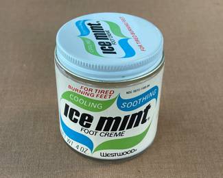 Vintage Ice Mint Foot Crème in Glass Bottle