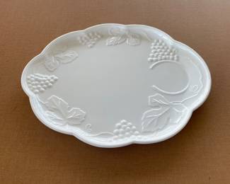 Vintage Indiana Glass White Milk Glass Harvest Grape Luncheon Plate X 8