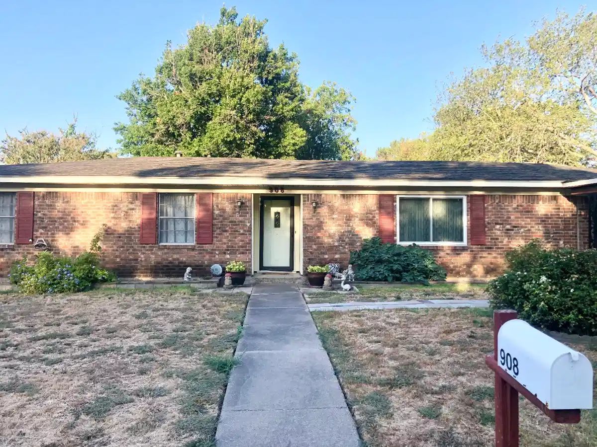 Goodman Estate SaleRobinson starts on 8/18/2023