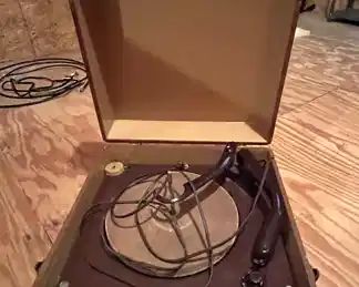 Vintage Seabreeze record player.  