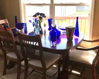 Ethan Allen Dining Table/Six Chairs