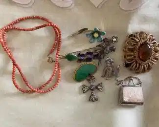 SAMPLE OF COSTUME JEWELRY
