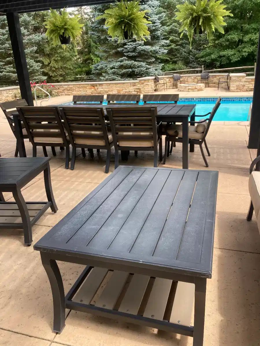 Beautiful Sunvilla outdoor table