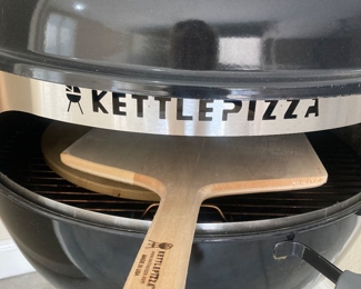 Kettle pizza grill