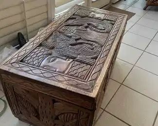 $450 	
Rare Carved trunk from Niger Africa 3Lx18Dx17H	