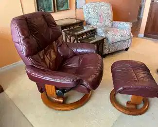 NOW $200 was $400 	
Ekornes Stressless Red Leather Adjustable Recliner							
" Chair Large ""Reno"" Model Norway 33Wx26Dx38H"	