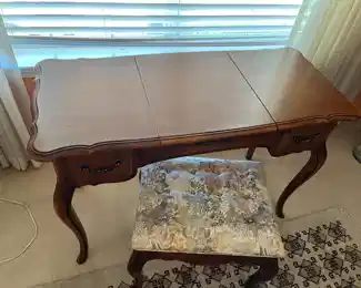 NOW $150 was $295 	
Vanity table Ethan Allen 44x20x29H w/ adjustablemirror	