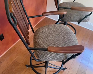 $120 	
#15 Pair of barstools 20wx17x40h		