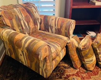 $150 	
#19 Broyhill club chair burned orange/brown/cream with 3 pillows 41x38x36	